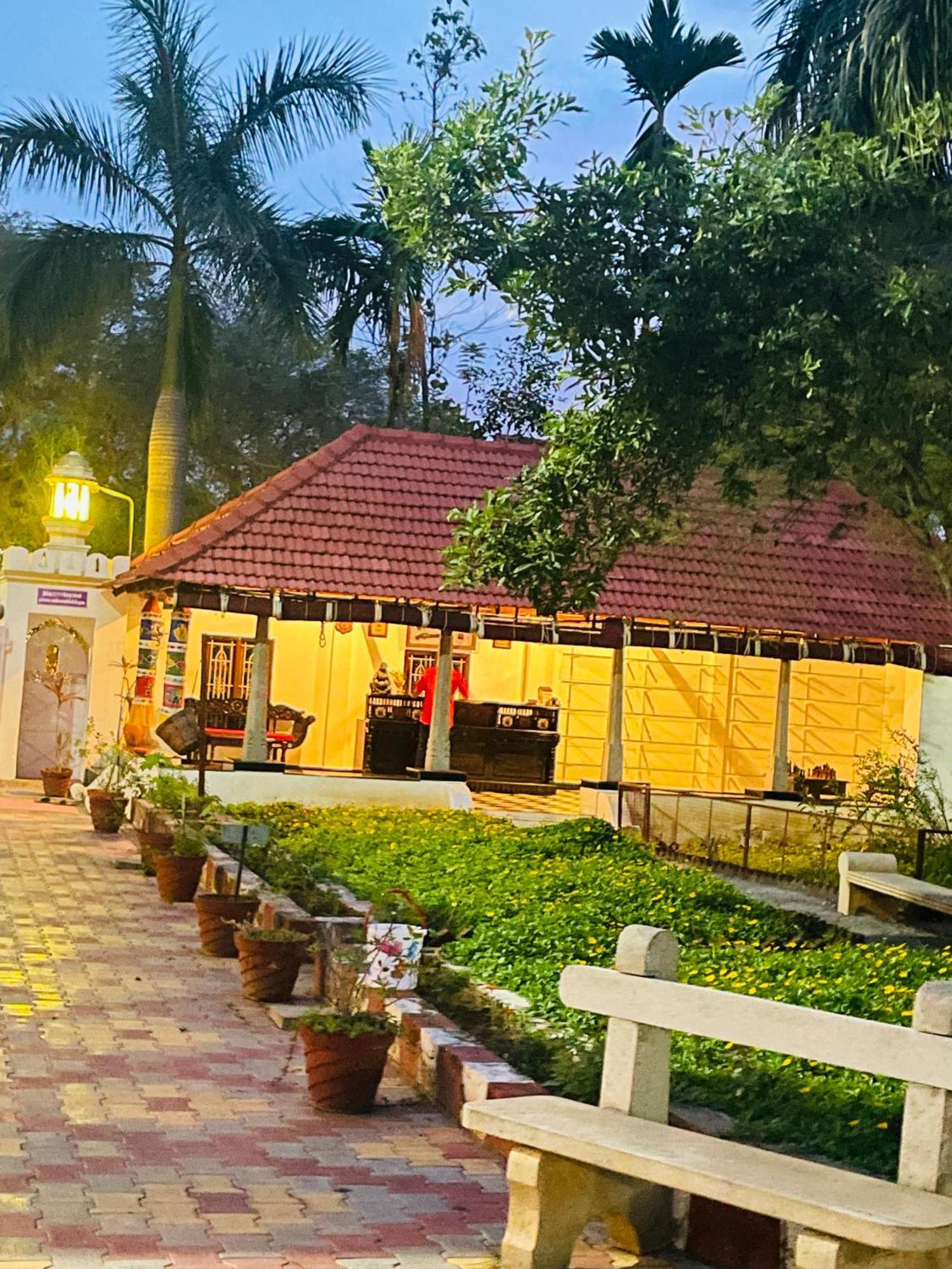 Chola Heritage Resort Karaikkudi Exterior photo
